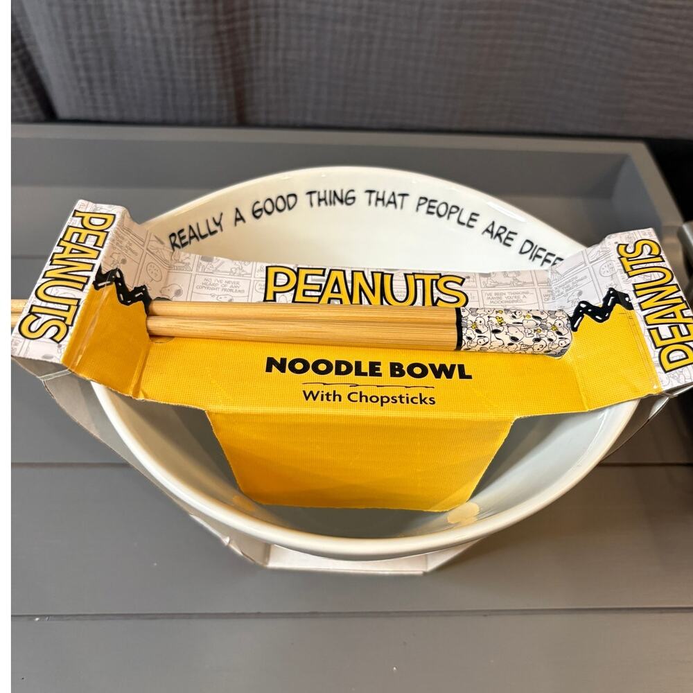 NWT Peanuts Gang Ramen Bowl w/ Chopsticks